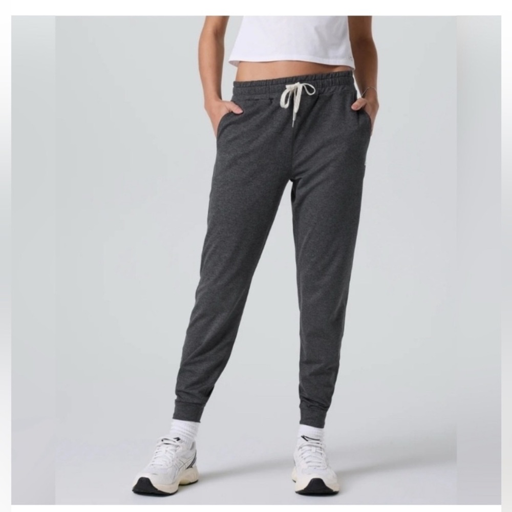 Vuori Women’s Performance Dream Knit Jogger Charcoal Heather Size Small